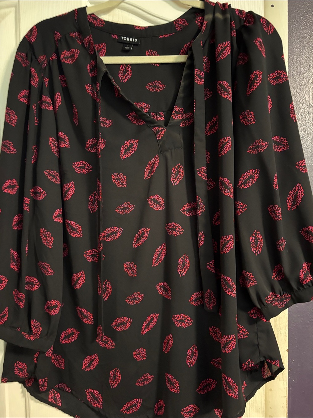 torrid Black Top with Hot Pink Lip Print